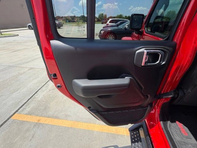 Used 2025 Jeep Gladiator Sport AWD/4WD image 28