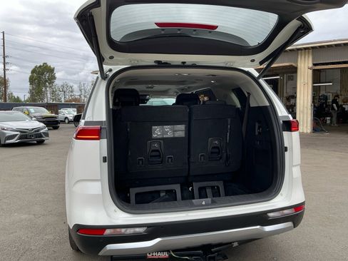 Used 2022 Kia Carnival SX Prestige image 26