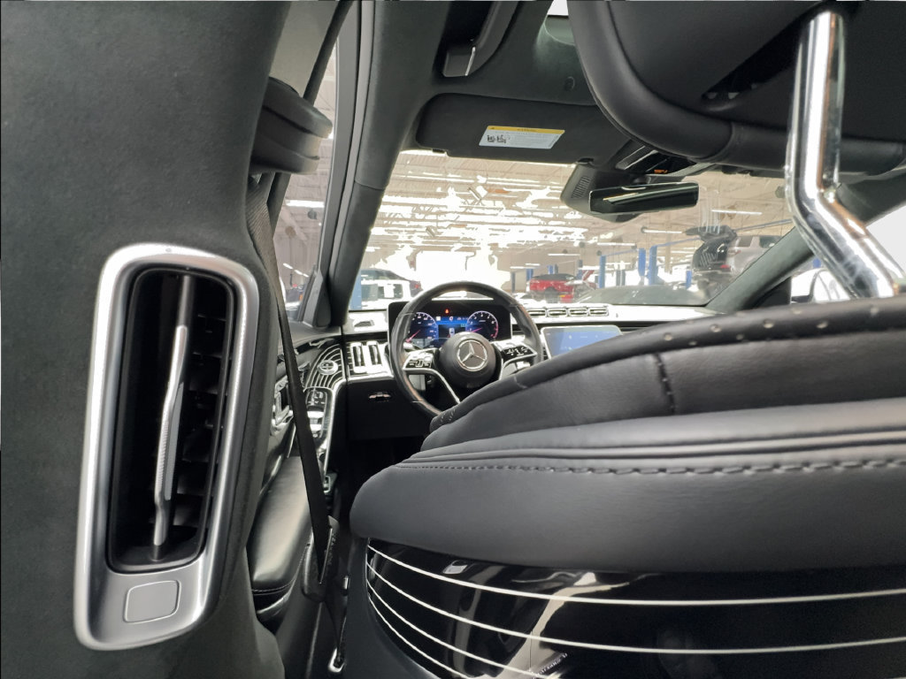 Used 2022 Mercedes-Benz S 500 4MATIC w/ AMG Line Package image 42
