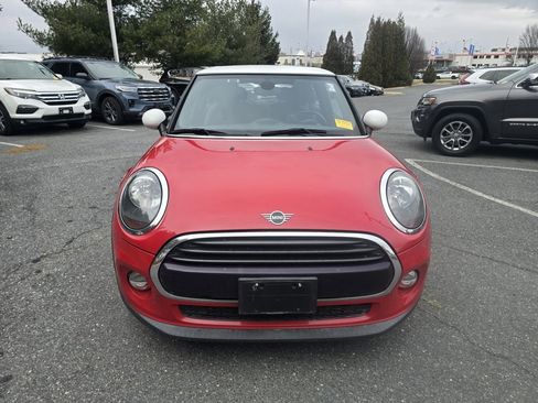Used 2019 MINI Cooper 2-Door Hardtop image 3