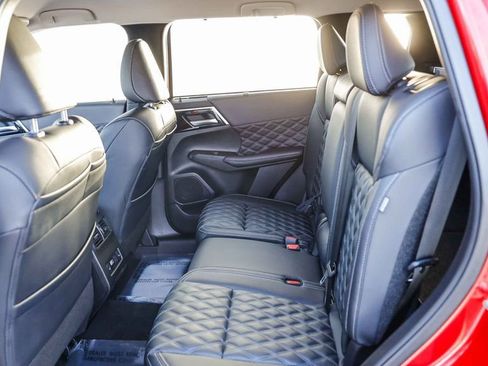 Used 2024 Mitsubishi Outlander SEL image 22