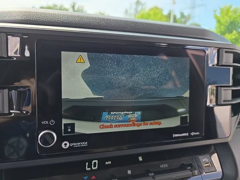 Used 2023 Toyota Tundra SR AWD/4WD image 26