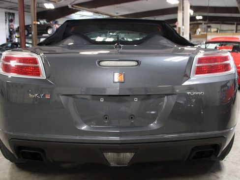 Used 2009 Saturn Sky Red Line RWD image 5