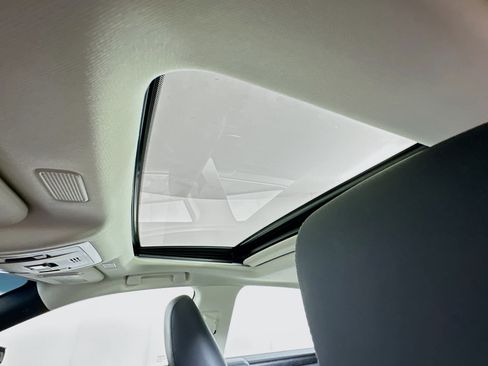 Used 2024 Lexus ES 350 w/ Premium Package image 27