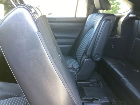 Used 2021 Toyota Highlander XSE AWD/4WD image 5