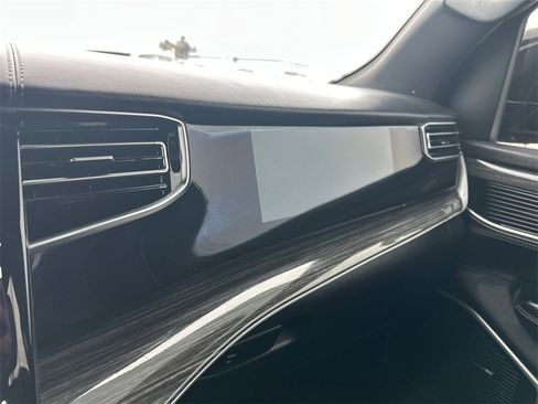 Used 2022 Jeep Wagoneer Series II w/ Premium Group I image 19