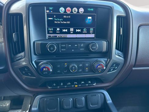 Used 2018 Chevrolet Silverado 1500 High Country image 9