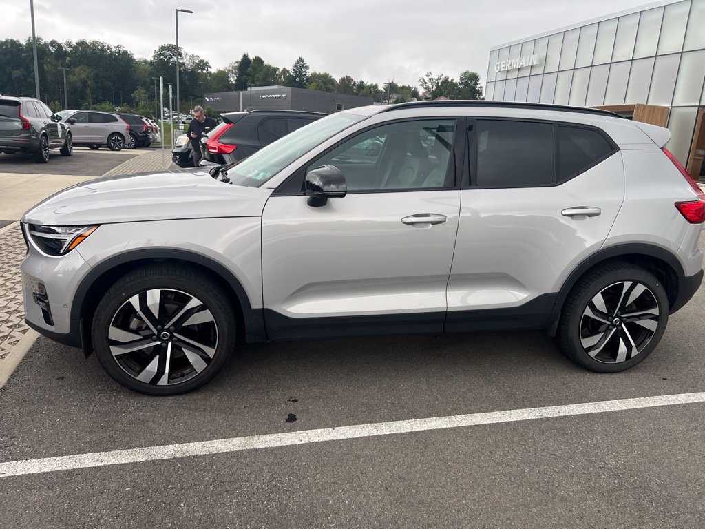 Used 2023 Volvo XC40 B5 Ultimate w/ Climate Package AWD/4WD image 13
