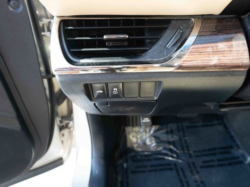 Used 2015 Toyota Avalon XLE Premium FWD image 11