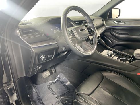 Used 2022 Jeep Grand Cherokee Overland image 9