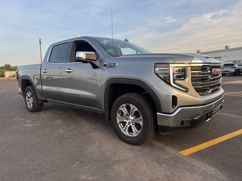 Used 2025 GMC Sierra 1500 SLT AWD/4WD image 9