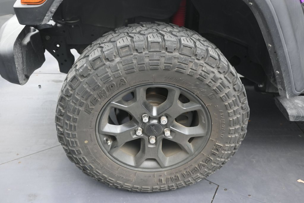 Used 2021 Jeep Wrangler Sport AWD/4WD image 9