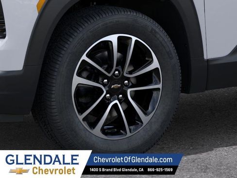 New 2026 Chevrolet TrailBlazer LT w/ LT Cold Weather Package FWD image 9
