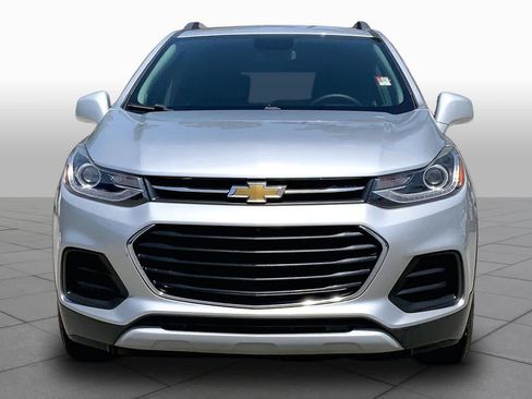 Used 2017 Chevrolet Trax LT w/ LT Convenience Package FWD image 4