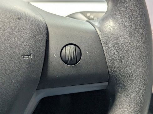 Used 2020 Tesla Model 3 Standard Range image 21