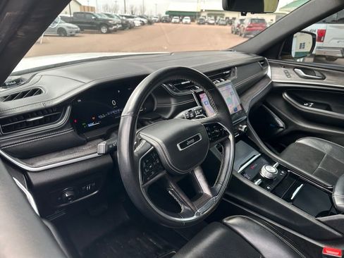 Used 2022 Jeep Grand Cherokee L Overland w/ Luxury Tech Group IV image 2