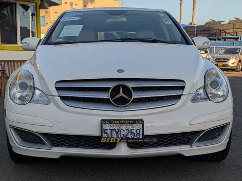 Used 2006 Mercedes-Benz R 350 4MATIC w/ Trim Pkg image 5