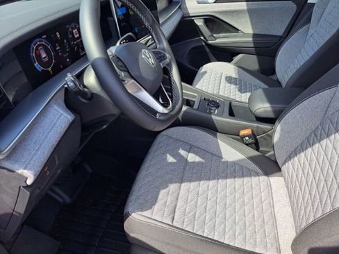 New 2025 Volkswagen Tiguan S image 18