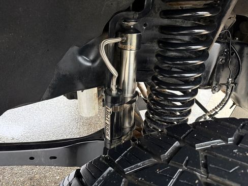 Used 2017 Ford F350 Platinum w/ Platinum Ultimate Package image 6