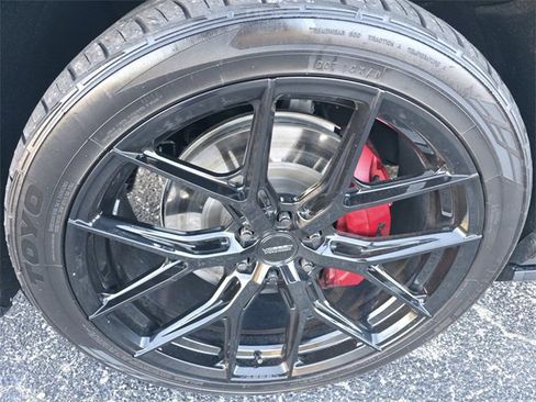 Used 2024 Cadillac Escalade V w/ LPO, ONYX Package image 10