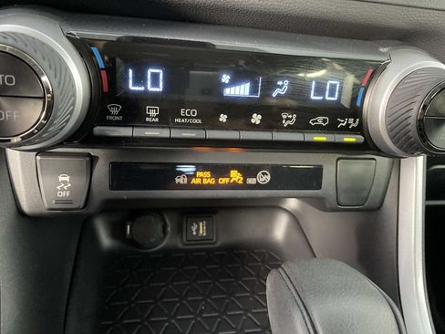 Used 2024 Toyota RAV4 LE AWD/4WD image 21