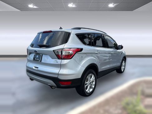 Used 2018 Ford Escape SE w/ Ford Safe & Smart Package AWD/4WD image 9