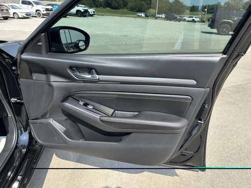Used 2021 Nissan Altima 2.5 SV FWD image 32
