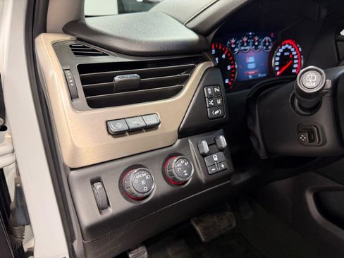 Used 2015 GMC Yukon XL Denali w/ Touring Package AWD/4WD image 21