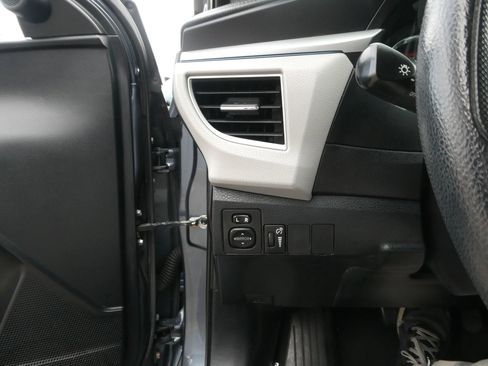 Used 2015 Toyota Corolla L image 15