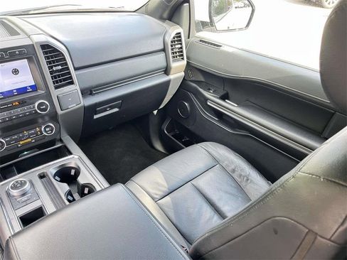 Used 2021 Ford Expedition XLT image 27