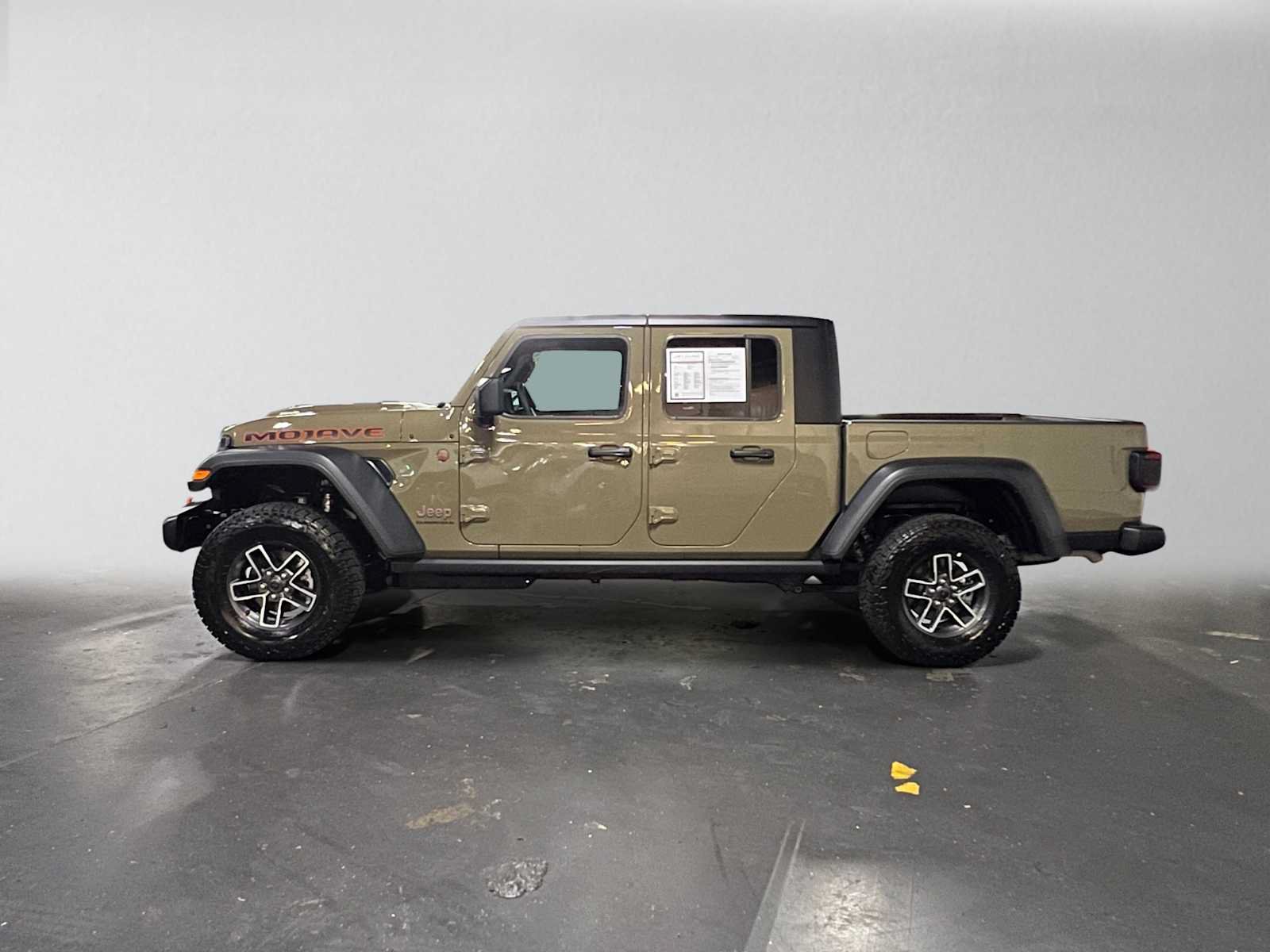 Used 2026 Jeep Gladiator Mojave AWD/4WD image 6