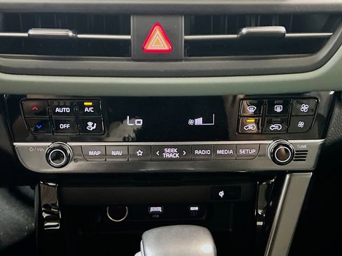 Used 2024 Kia Seltos SX image 12