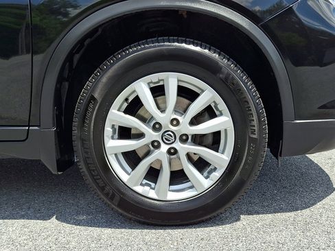 Used 2018 Nissan Rogue SV AWD/4WD image 9