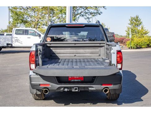Used 2023 Honda Ridgeline Sport image 11