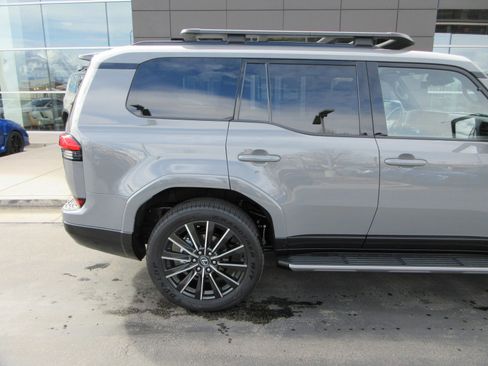 Used 2026 Lexus GX 550 w/ Accessory Package (31) image 10