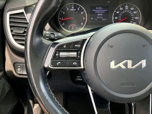 Used 2023 Kia Seltos EX image 16
