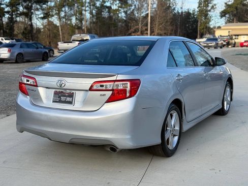 Used 2014 Toyota Camry SE image 6