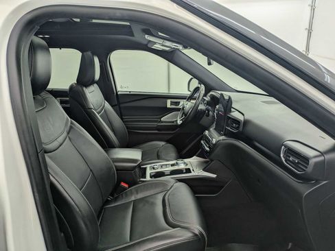 Used 2020 Ford Explorer ST w/ ST Street Pack image 21