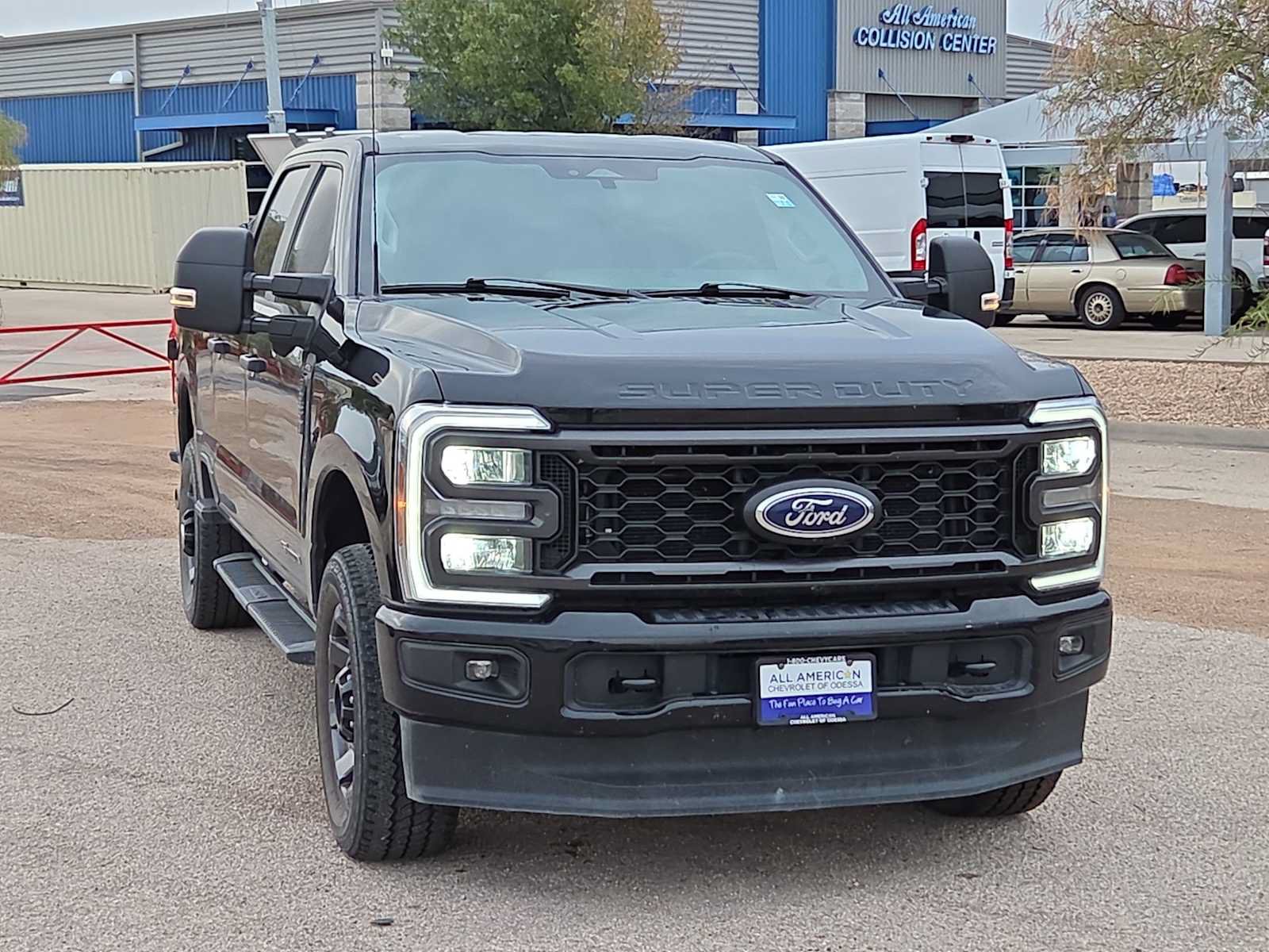 Used 2024 Ford F250 XL w/ STX Appearance Package AWD/4WD image 3