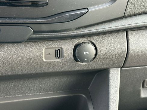 New 2026 Ford Transit 250 148 Medium Roof w/ Load Area Protection Package image 28