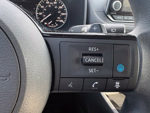 Used 2023 Nissan Rogue SV FWD image 18