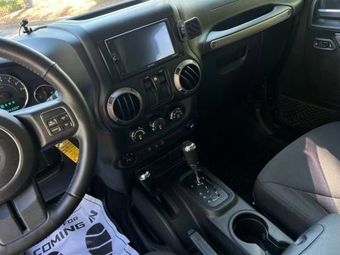 Used 2017 Jeep Wrangler Sport AWD/4WD image 26