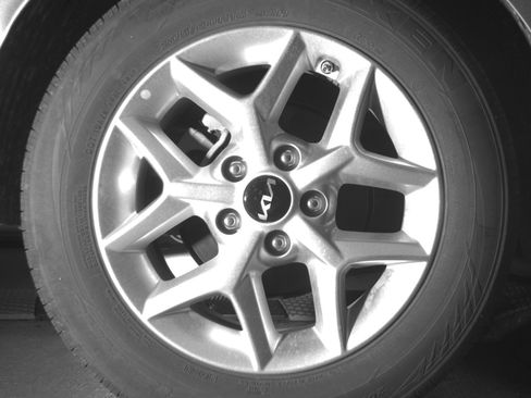 Used 2025 Kia Soul LX w/ LX Technology Package image 15