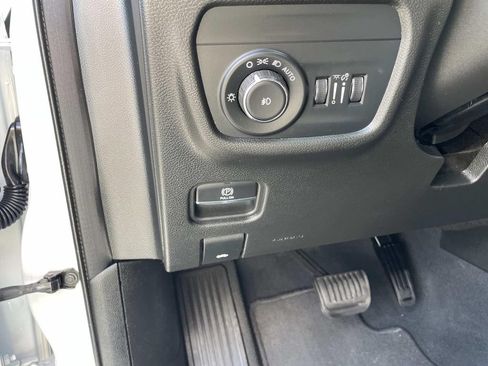 Used 2023 Jeep Grand Cherokee L Limited AWD/4WD image 42