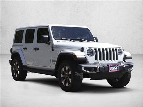 Used 2018 Jeep Wrangler Unlimited Sahara AWD/4WD image 3
