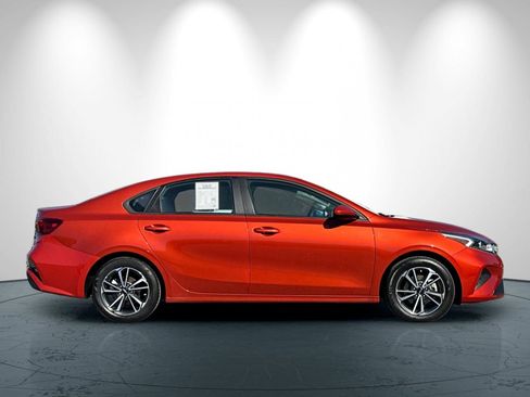 Certified 2023 Kia Forte LXS image 3