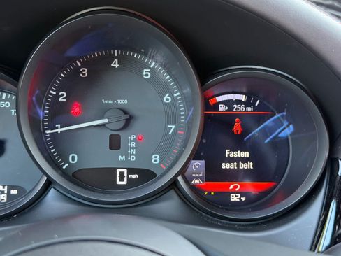 Certified 2024 Porsche Macan AWD/4WD image 29
