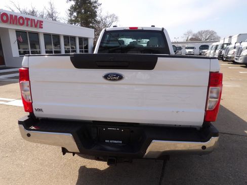 Used 2022 Ford F250 XL w/ Power Equipment Group image 4