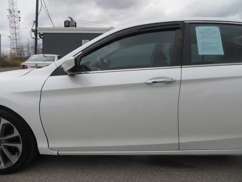 Used 2015 Honda Accord Sport image 30