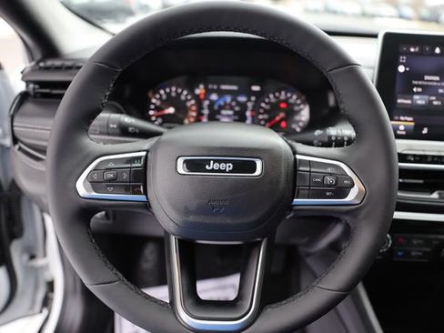 Used 2023 Jeep Compass Altitude w/ Sun and Sound Group image 18